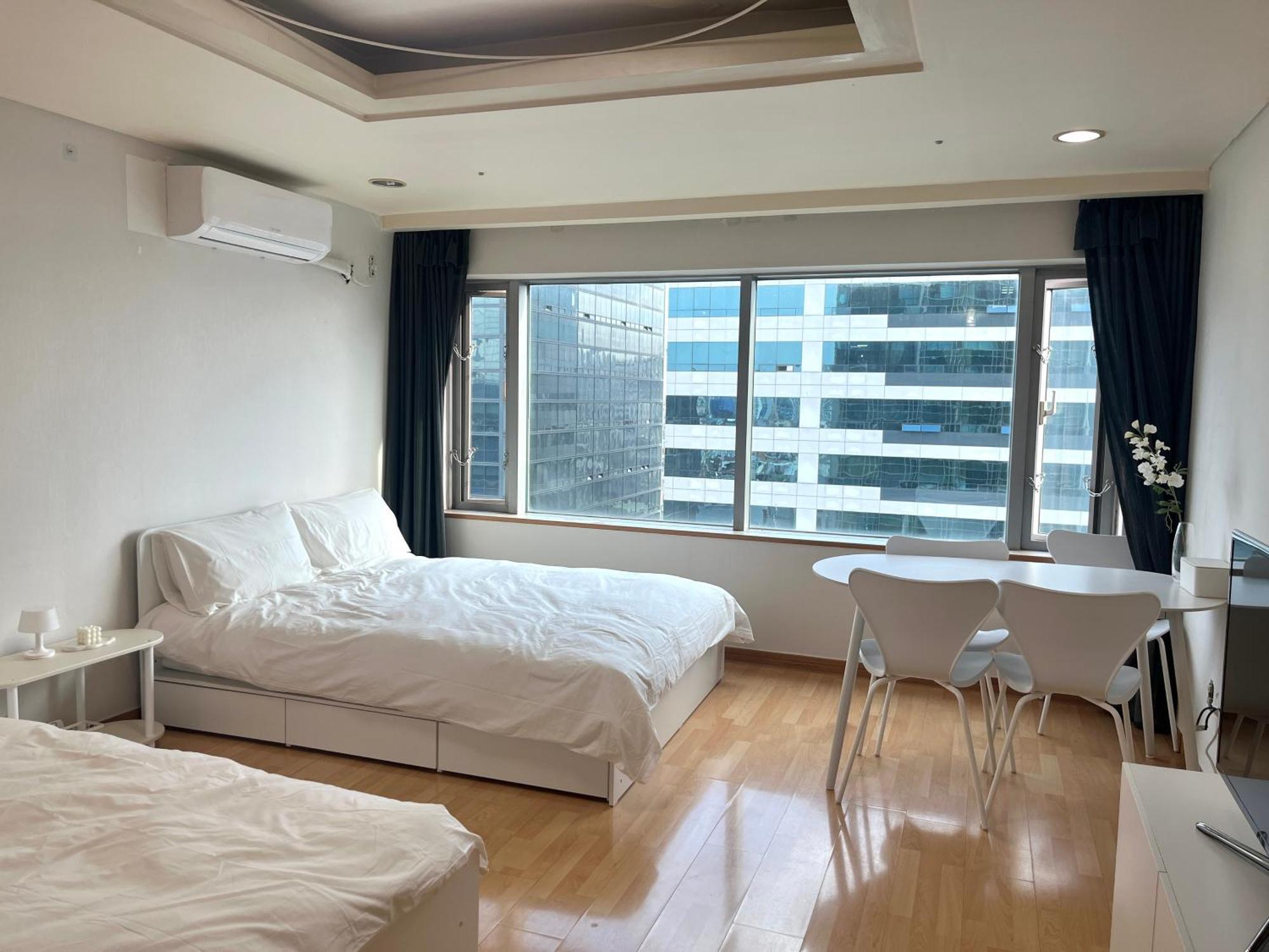 Hongik Univ Station Exit 1 Apartment Seoul Exterior photo