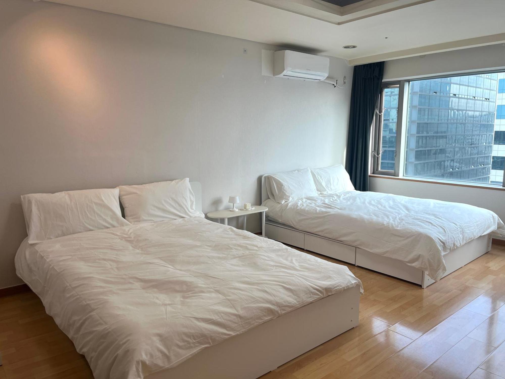 Hongik Univ Station Exit 1 Apartment Seoul Exterior photo